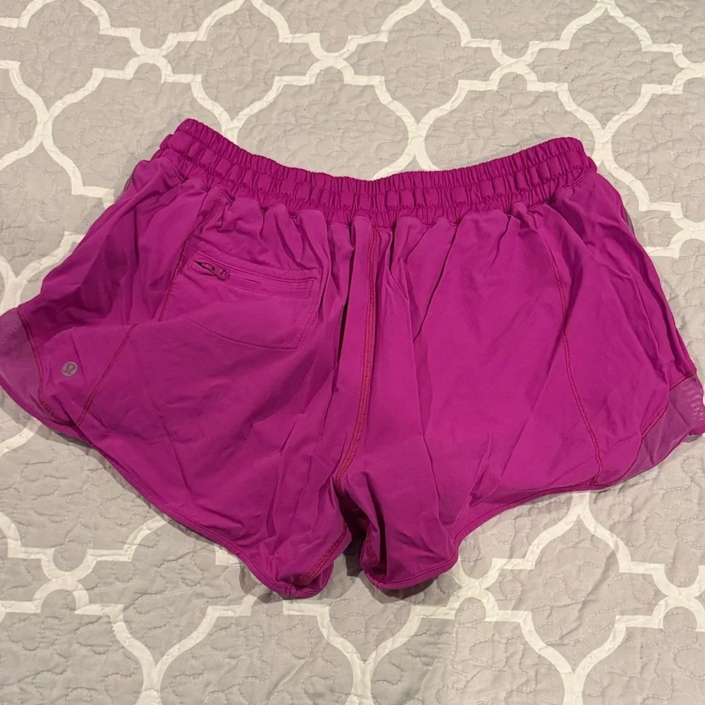 lululemon athletica Hotty Hot Shorts - Picture 4 of 6